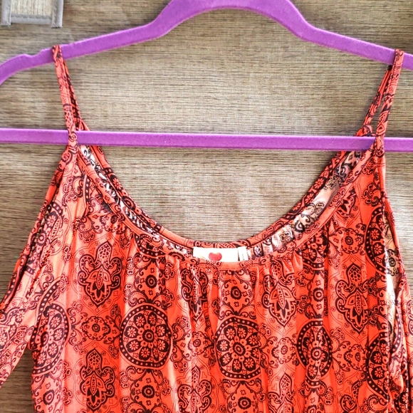 Cold Shoulder Shirt - Picture 2 of 6